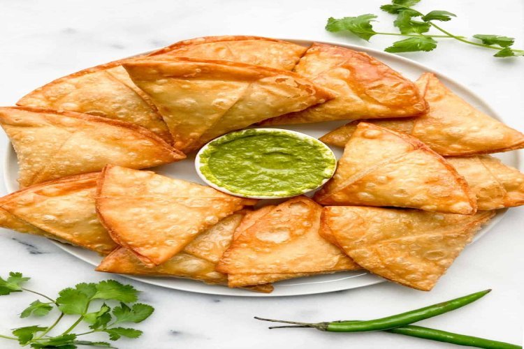 SamosaswithPotatoesandPeas